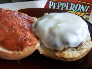 2bleus Pepperoni Pizza Burgers