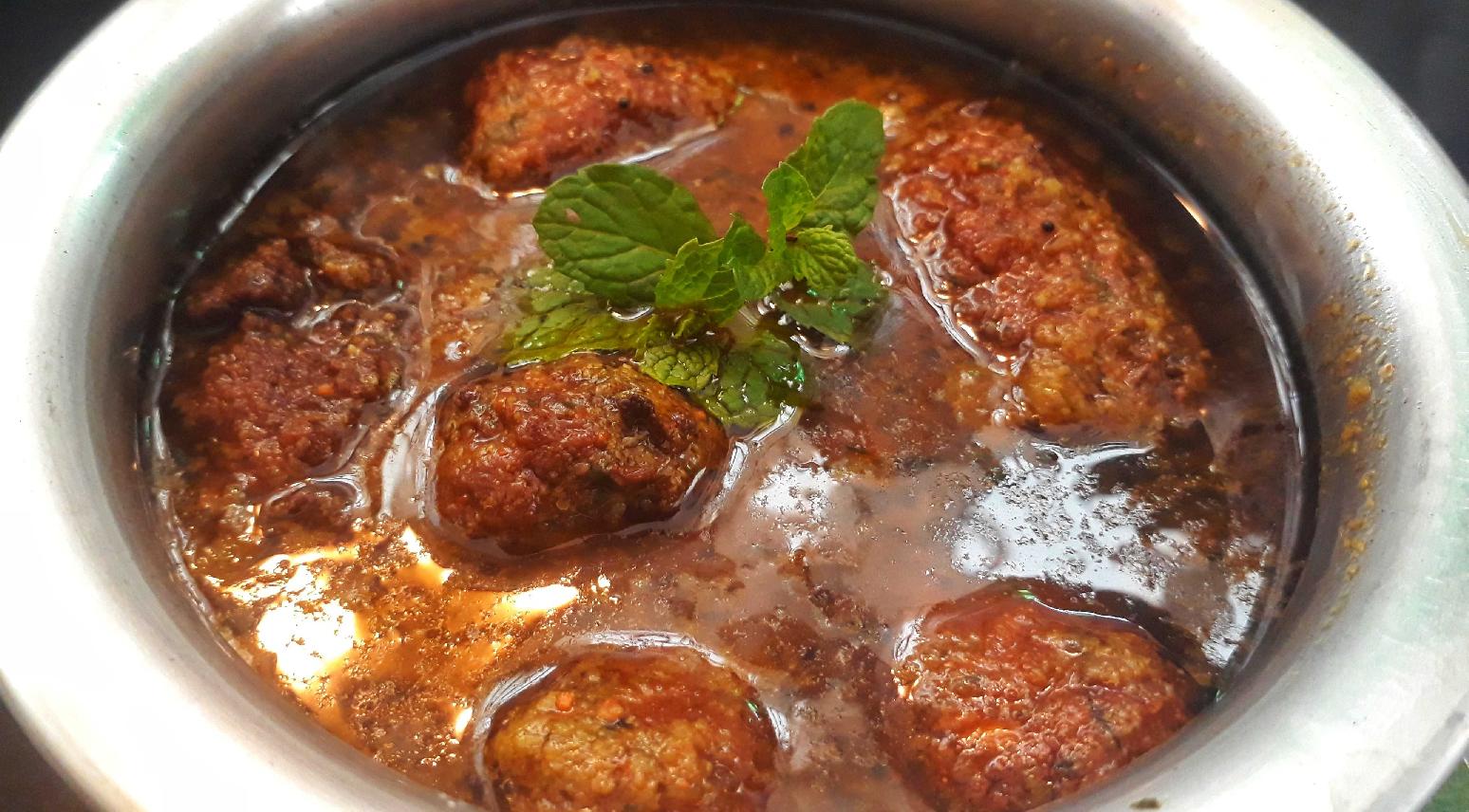 Gosht Kofta Curry